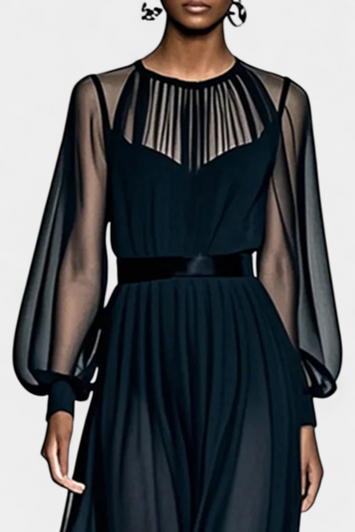 Aurelia Vestido Maxi de Gasa Plisada con Detalles Transparentes