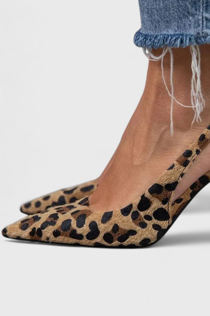 Sarahi Tacones Chic con Detalles de Garras y Estampado Animal