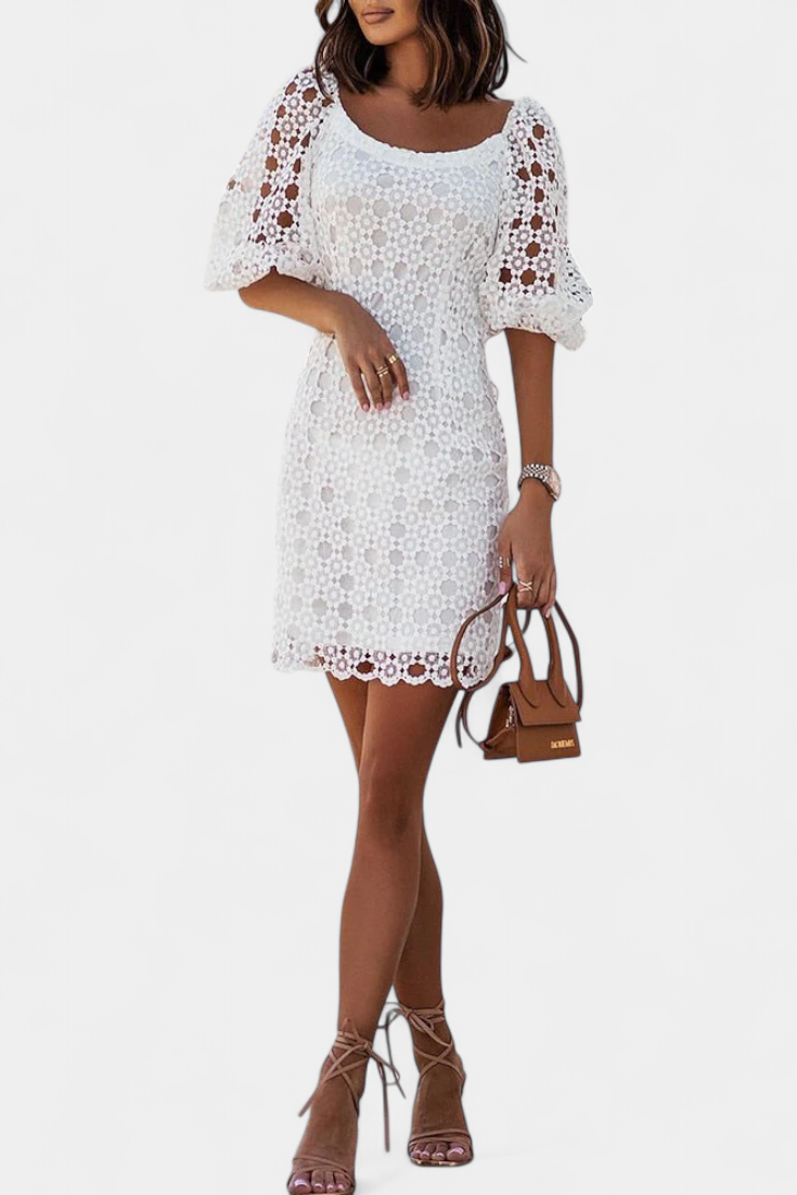 Vestido Corto de Encaje Engracia con Mangas Abullonadas