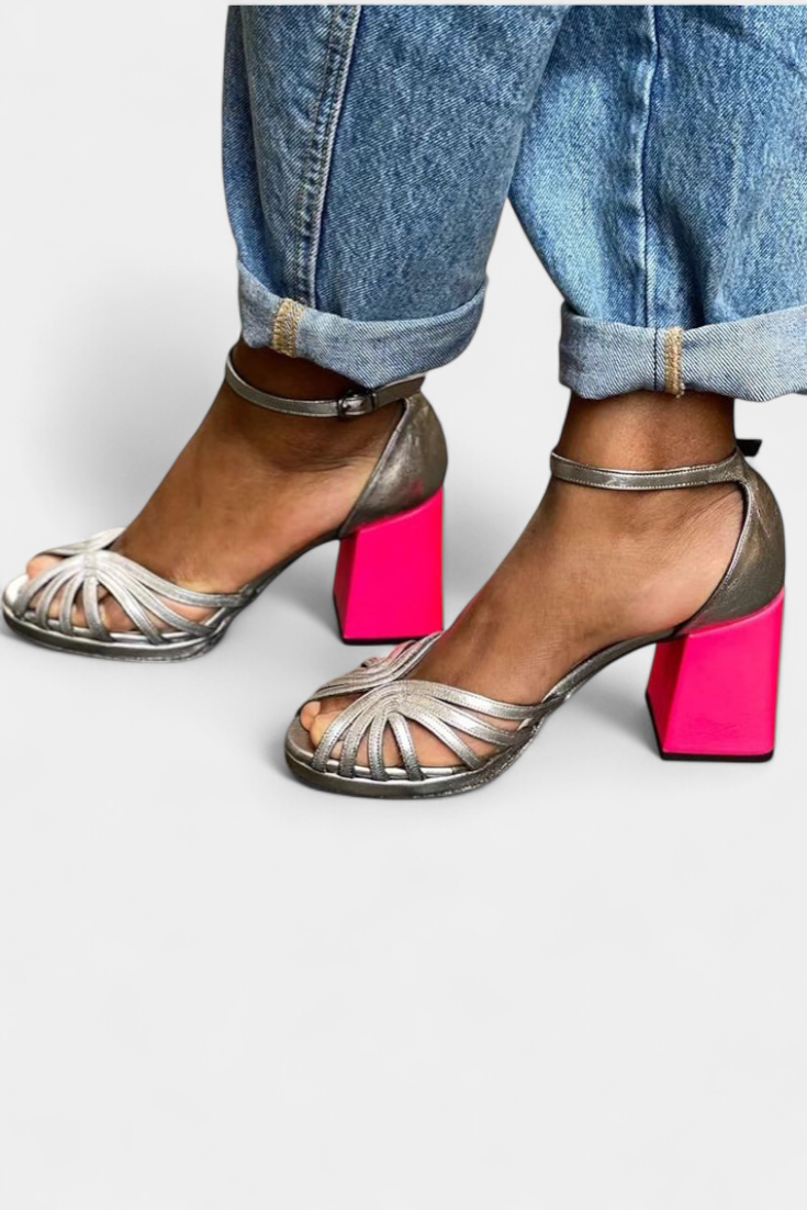 Solea Sandalias Clásicas con Detalle Dorado