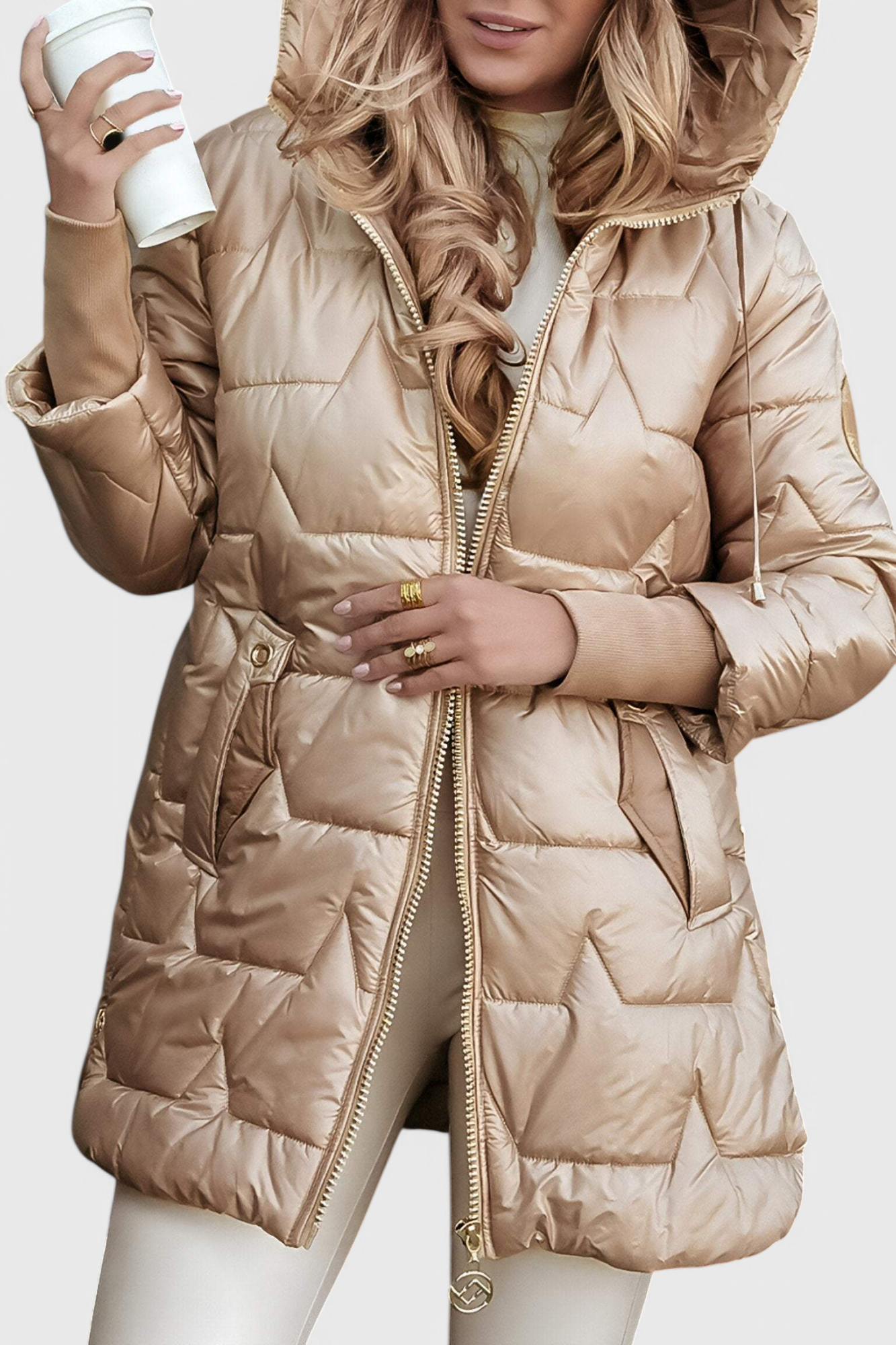 Chaqueta Aislante Marcella con Capucha y Diseño Acogedor