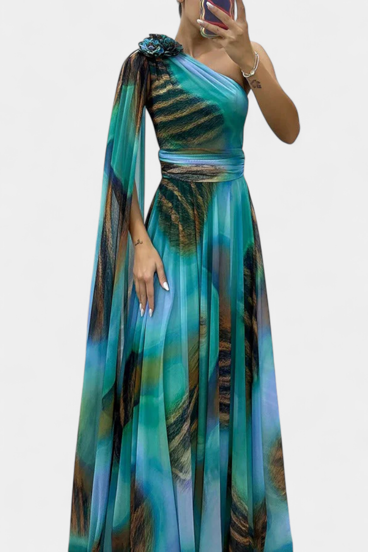 Cedara Vestido Largo Asimétrico con Detalle Floral en un Hombro