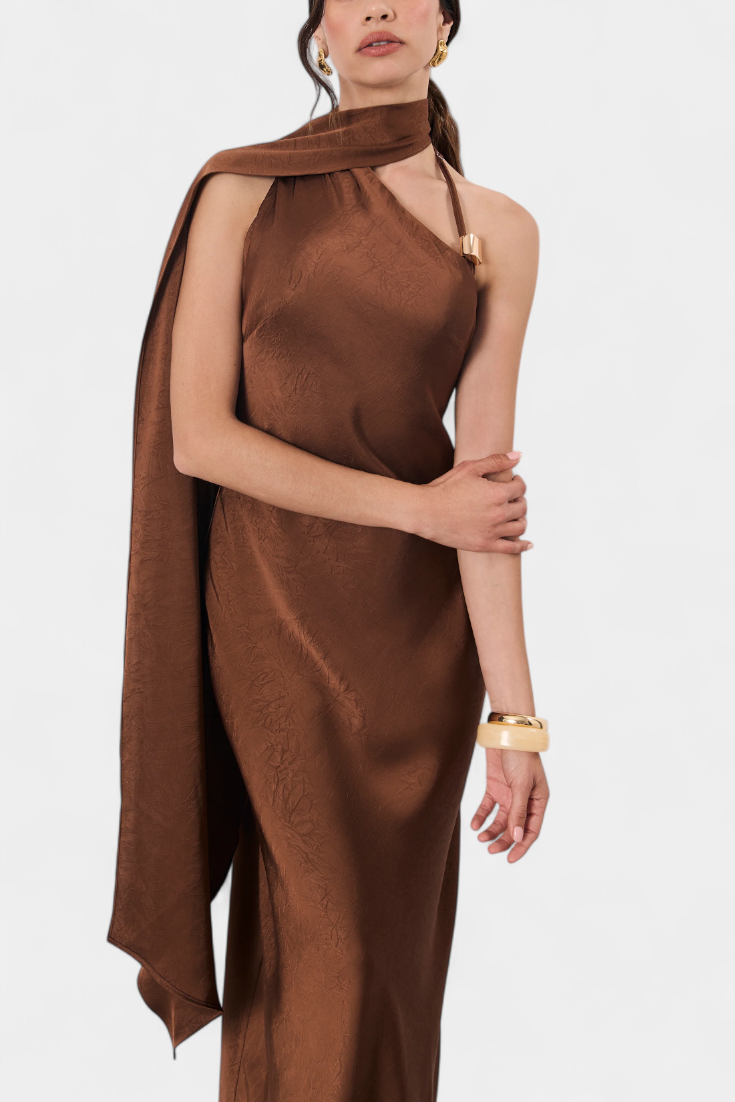 Vestido Largo Asimétrico Robina en Color Bronce