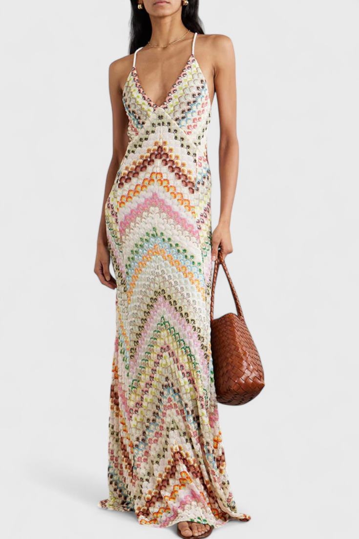 Vestido Largo de Encaje Agustina con Escote en V y Diseño Zigzag