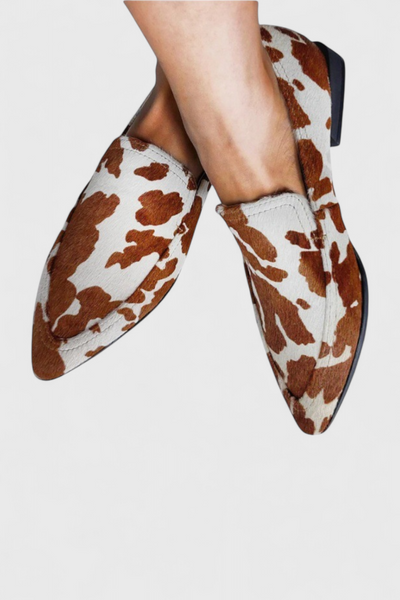 Loafers de Cuero Grecia con Tacón Bajo y Punta Elegante