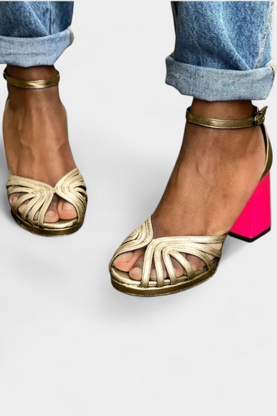 Solea Sandalias Clásicas con Detalle Dorado