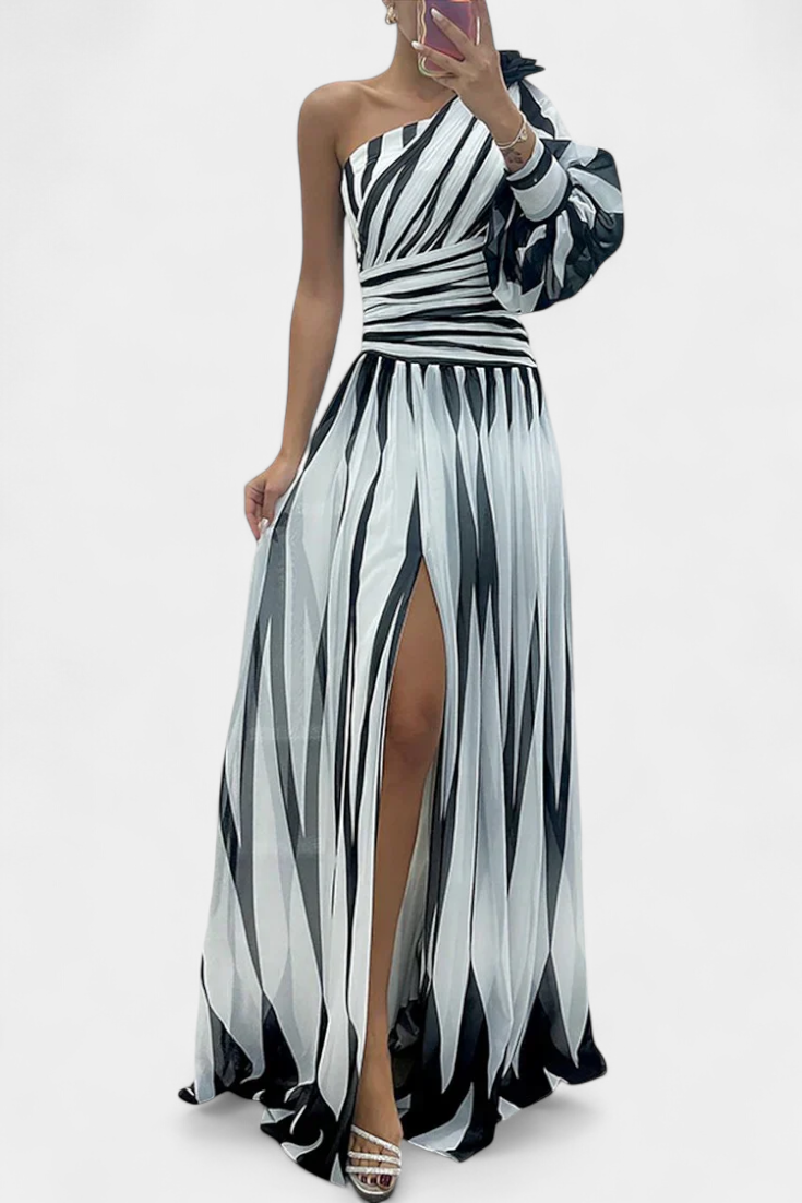 Vestido Maxí Elegante de Rayas con Un Solo Hombro de Bethania
