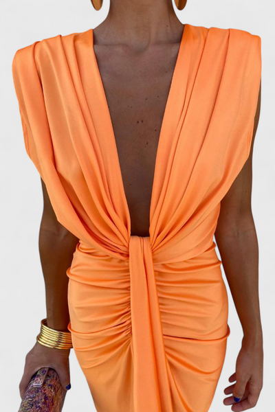 Lakisha Vestido Midi Ajustado con Escote Profundo