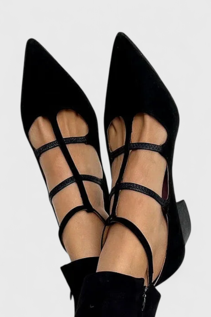 Zapatos de Tacón Negro Wiltrud con Punta Afilada y Correa Chic