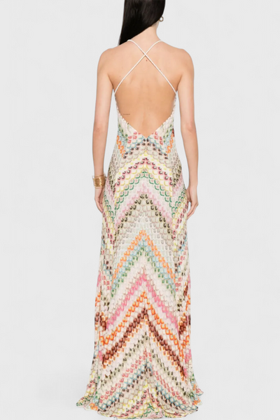 Vestido Largo de Encaje Agustina con Escote en V y Diseño Zigzag