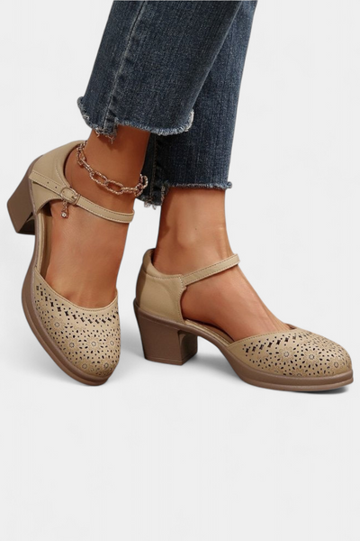 Botines de Mujer Cirila en Cuero Sintético con Hebilla Decorativa