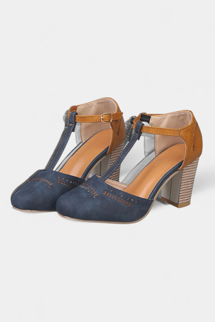 Mira Tacones de Bloque con Correa en T y Diseño Perforado