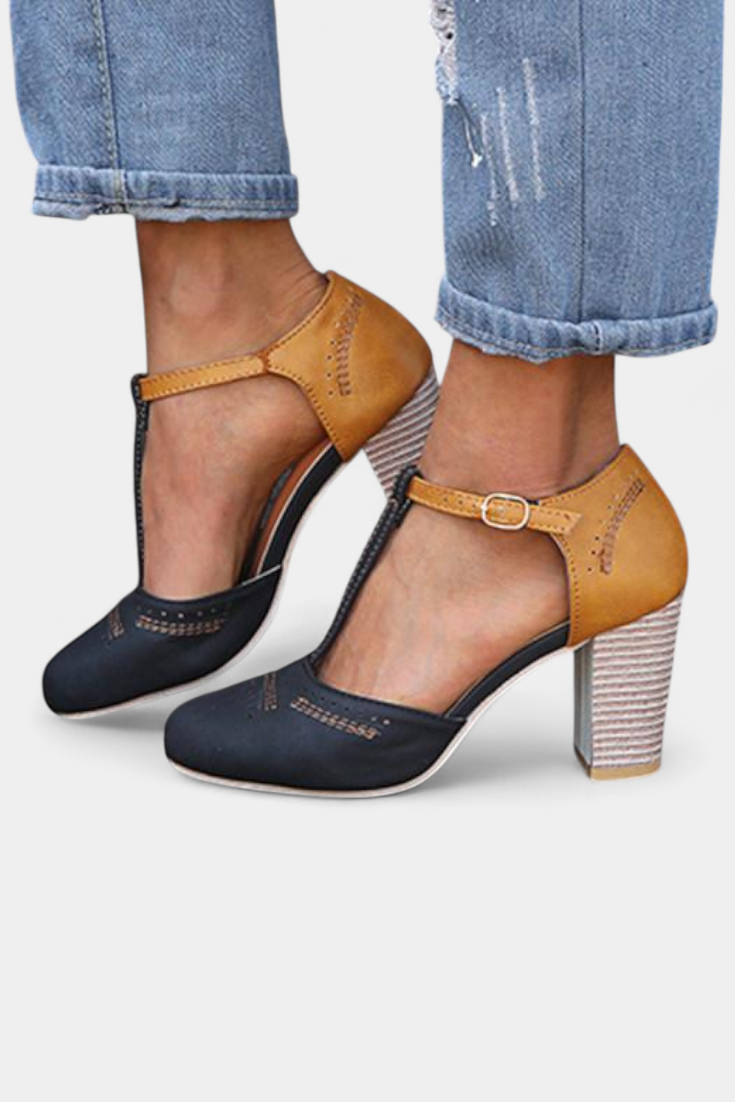 Mira Tacones de Bloque con Correa en T y Diseño Perforado