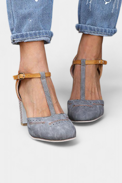 Mira Tacones de Bloque con Correa en T y Diseño Perforado