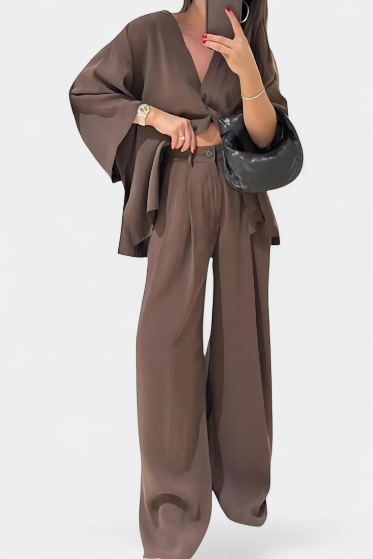 Eli Conjunto Oversize: Top de Cuello en V y Pantalón Recto