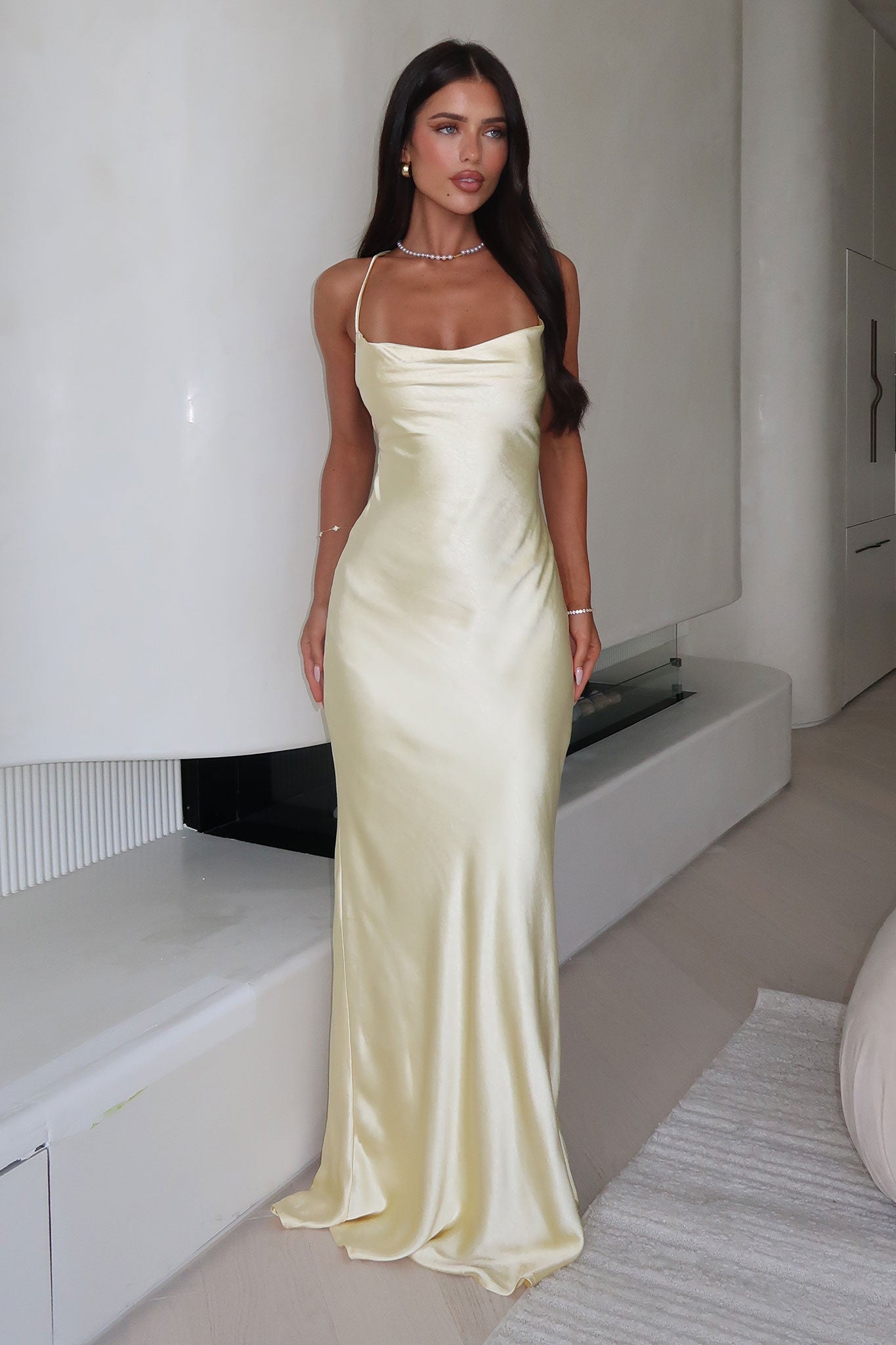 Celestina™ – Vestido Maxi de Satén con Escote en Agua